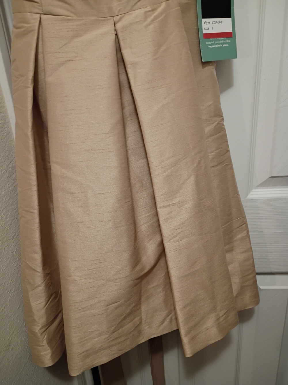 Scarlett Gold/Tan Sleeveless Back Out Tie Back & Flare Dress Size 6 NWT - Picture 4 of 14